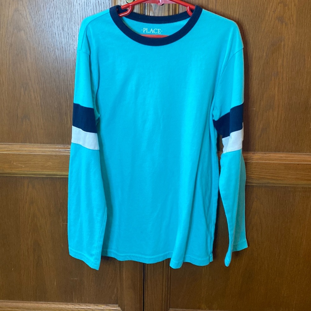 Boys Size M 7/8 blue long sleeved Tshirt shirt.